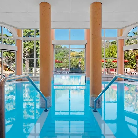 Hotel Les Tourelles 3*